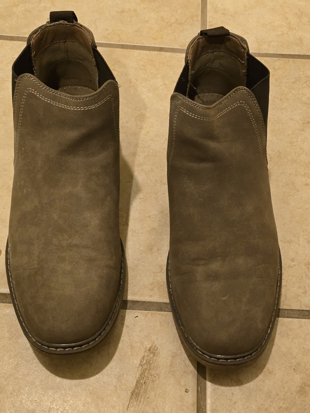 Men's Slip-On Chelsea Boots in Olive Brown